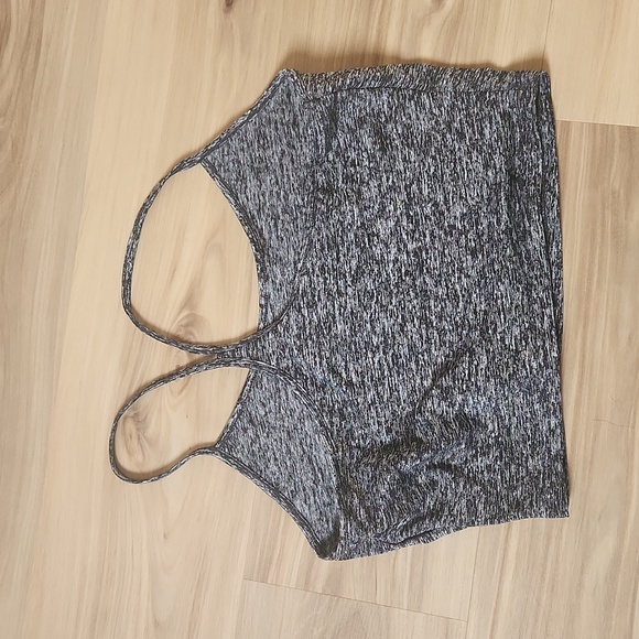 2 womens workout tops - Picture 3 of 5